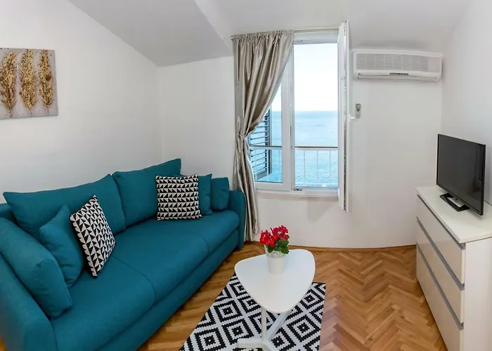 Apartment Seven